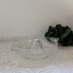 Clear Glass Orange Lemon Juicer Citrus Reamer Kitchen Gadget Country Farmhouse